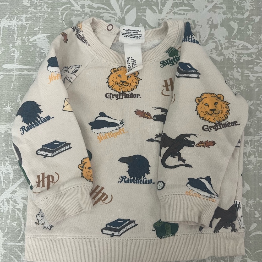 H&M Kids Cream Hogwarts House Print Sweatshirt with Yellow and Navy Accents